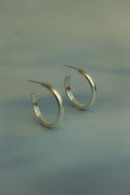 Load image into Gallery viewer, Ryan Hoop Earrings