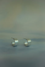 Load image into Gallery viewer, Seth Hoop Earrings
