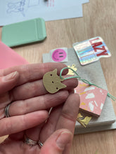 Load image into Gallery viewer, Make a Brass Garland | LAZY JANE CRAFT CLUB
